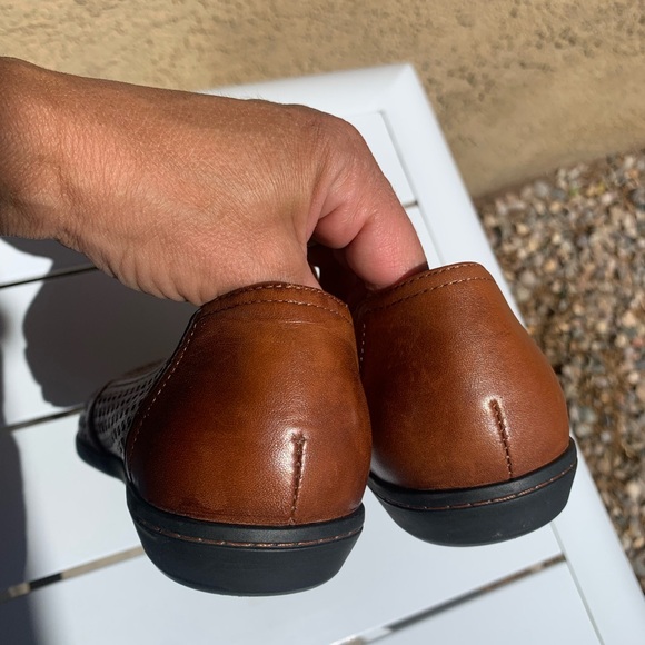 Dansko brown perforated leather flats size 6.5-7 ( European 37) - Picture 10 of 16